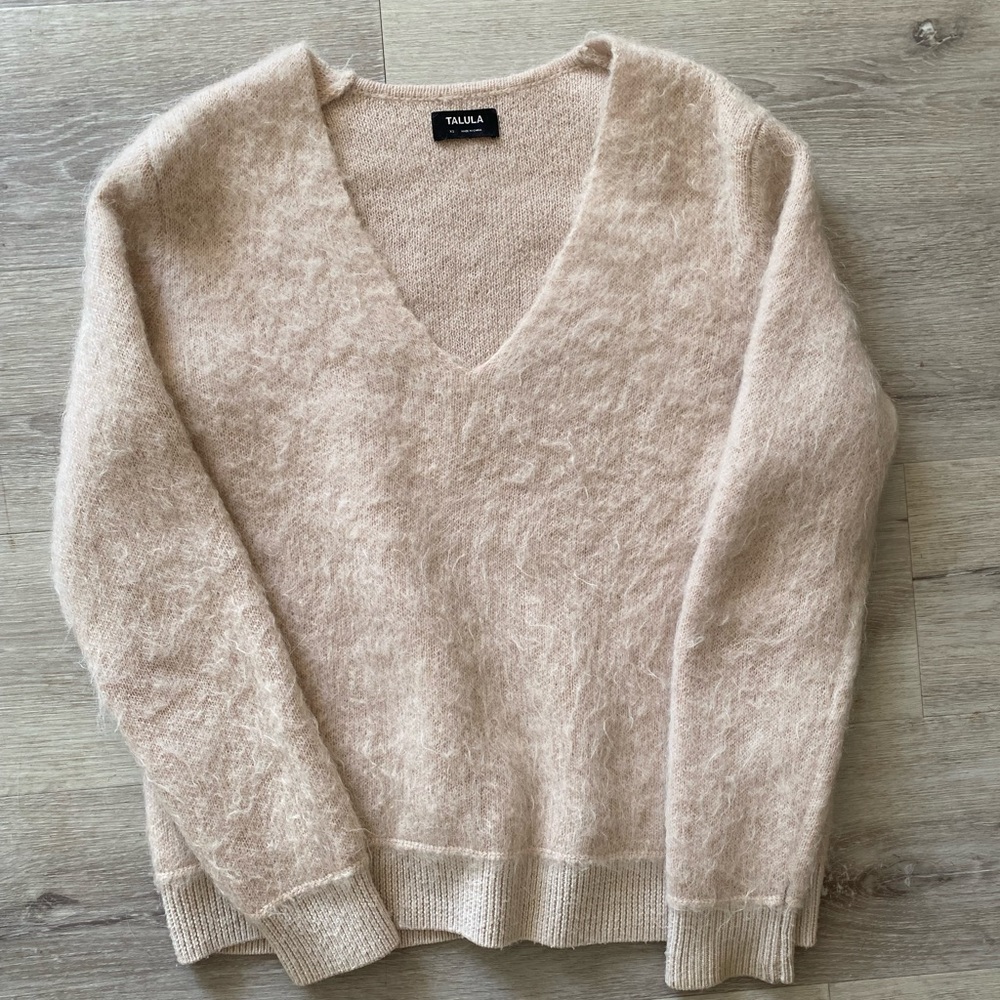 Talula beautiful warm sweater 🥰